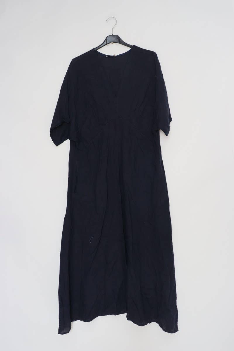 LÉA & LUC Flowing V-Neck Linen Maxi Dress