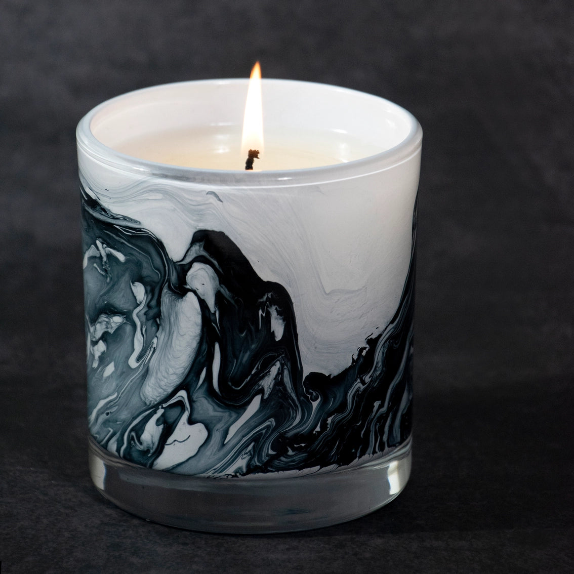 White Sage & Lily 14 oz. Swirl Glass Candle