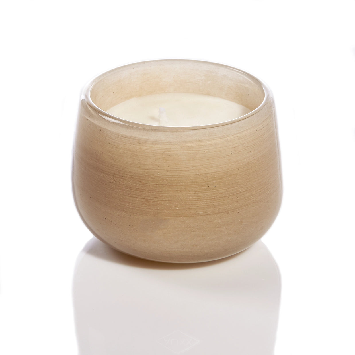 Round ceramic candle in natural beige stoneware with cream wax, featuring horizontal ridges and glossy finish