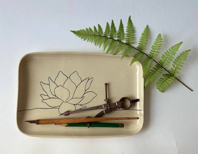 CSF Ceramics Rounded Tray: Lotus
