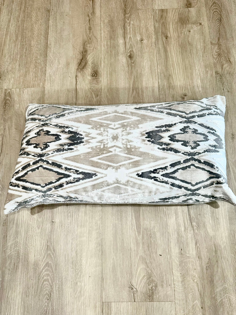 Maximus Decorative Lumbar Pillow