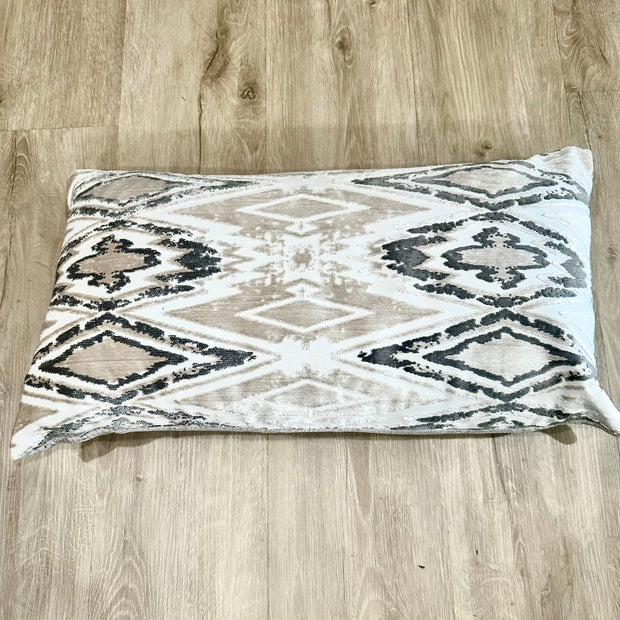 Maximus Decorative Lumbar Pillow