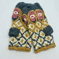 Cheek to Cheek Bianca & Ivan - Hand Crochet Vintage Beanie & Mittens