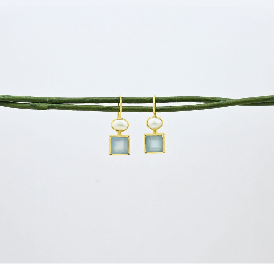Schmuckoo Berlin Oval Pearl & Square Blue Chalcedony Earrings Gold